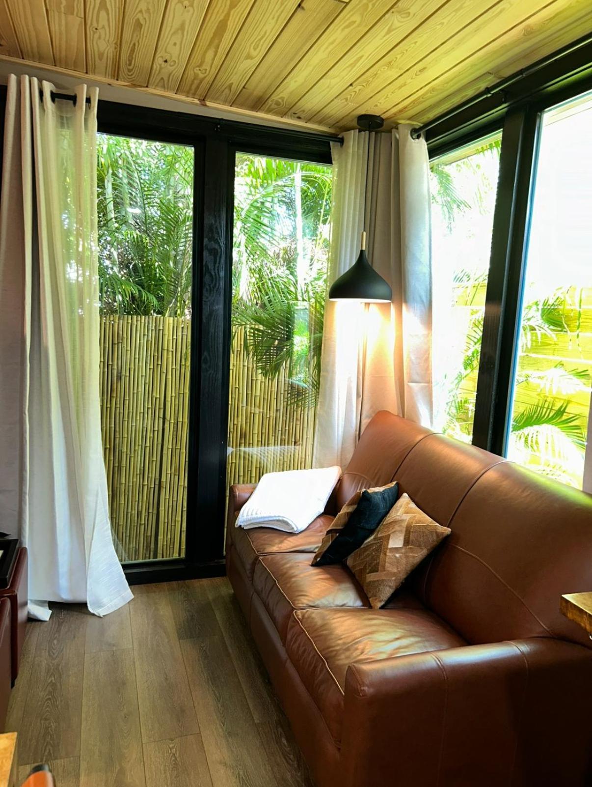 Sweet Tiny Cabin Tampa Bagian luar foto